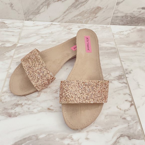 Betsey Johnson Flat Sandals - Picture 1 of 3